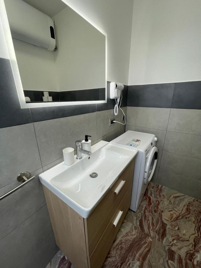 Henry Suite Rom Exteriör bild