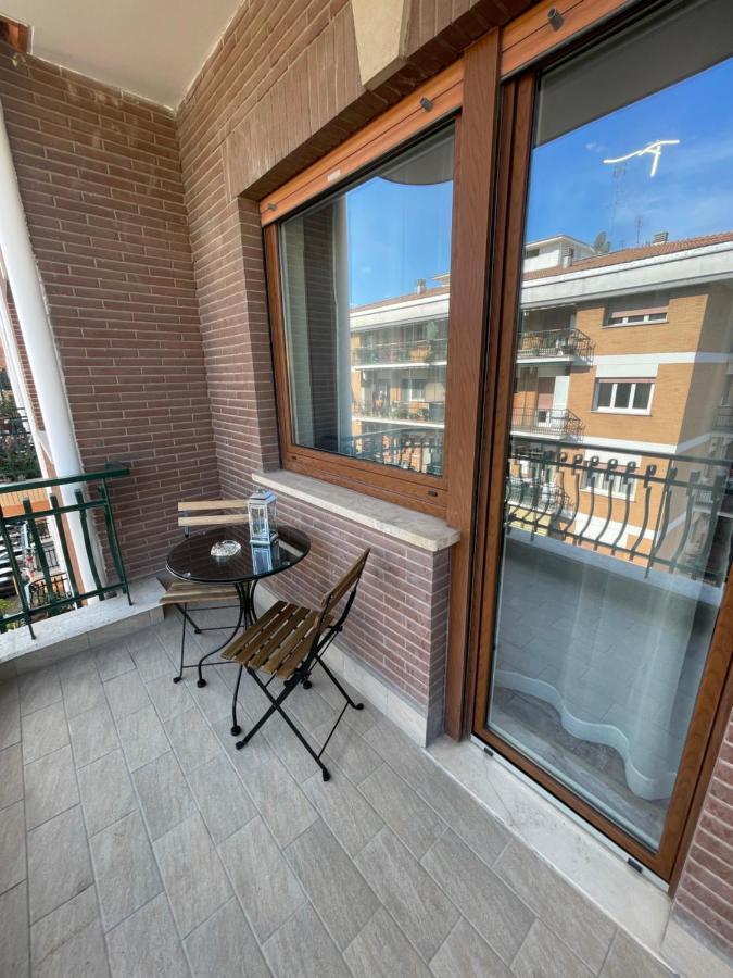 Henry Suite Rom Exteriör bild
